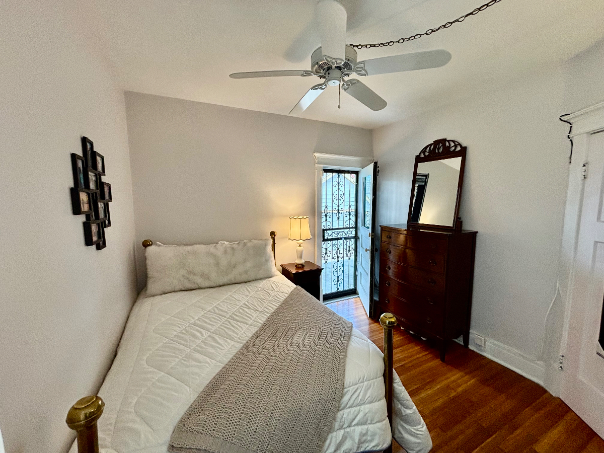 Beautiful 2bed-1bath-office & garage in historic neighborhood - Photo 5