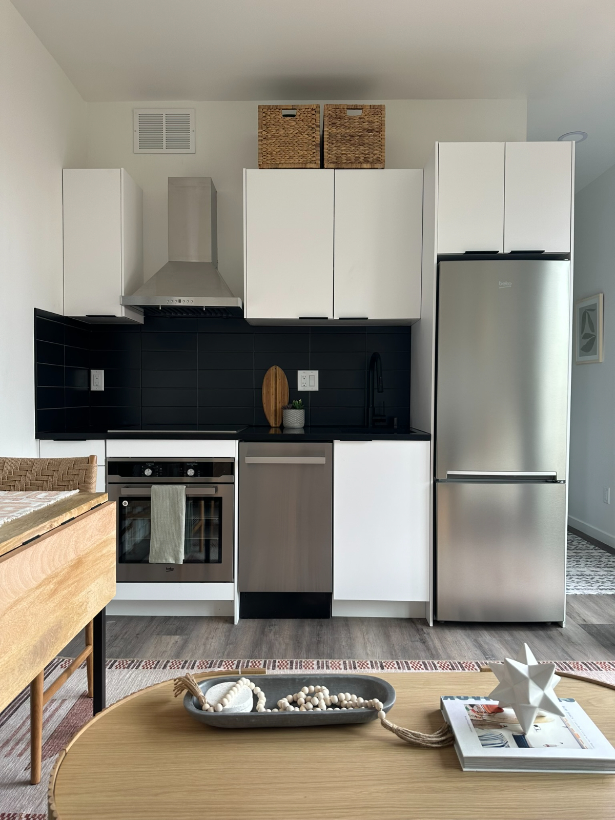 Stylish ADU with King Bed, Patio, Driveway Parking & Walkable Beach Access - Photo 3