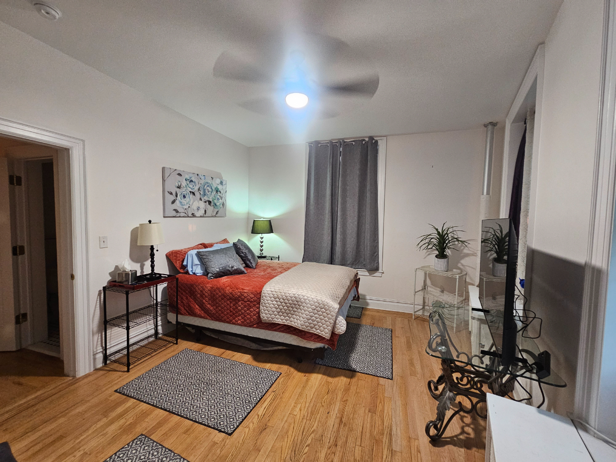 Large 1-Bedroom Apt conveniently located in Manhattan - Photo 8