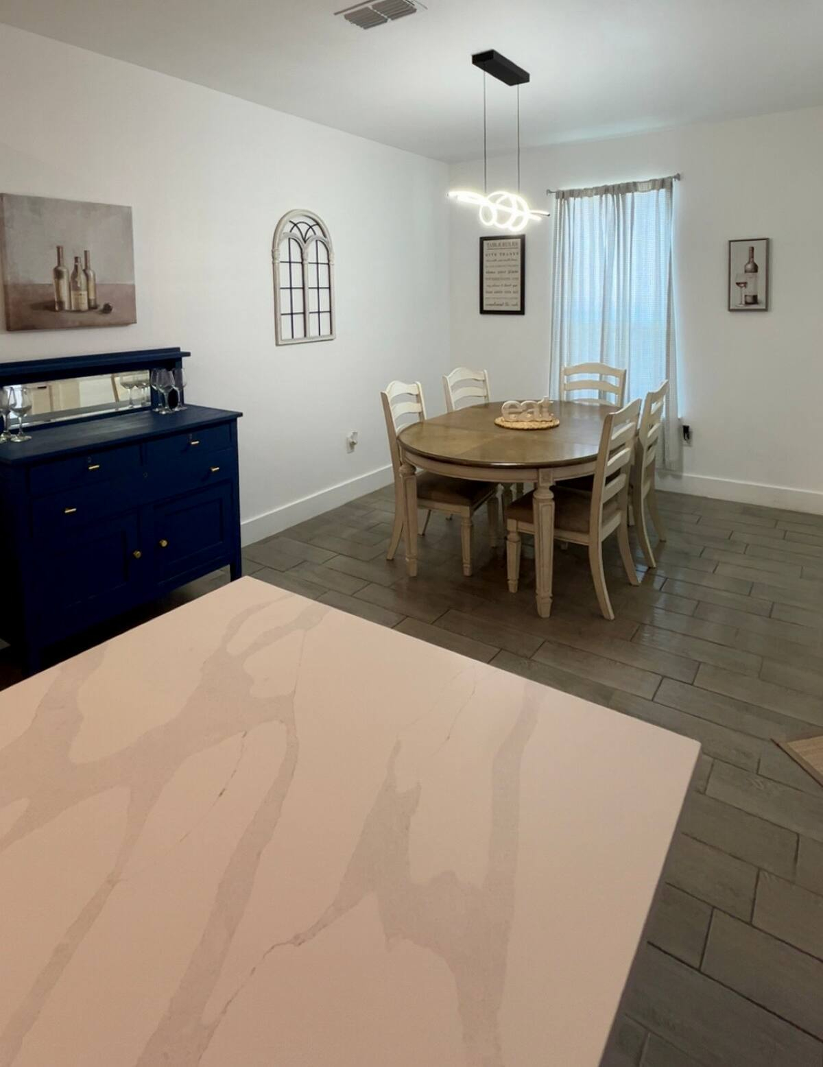 Bright & Spacious New Build Home with Modern Amenities and Comforts - Photo 2