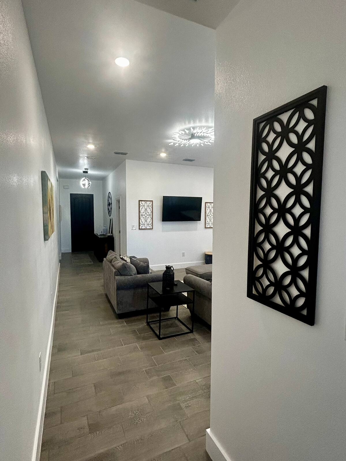 Bright & Spacious New Build Home with Modern Amenities and Comforts - Photo 6