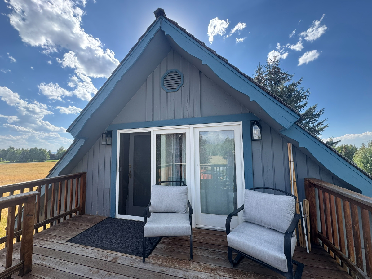 Raven's Heaven - Mountain-View Studio in Alta with Private Deck, Kitchenette & Laundry - Photo 2