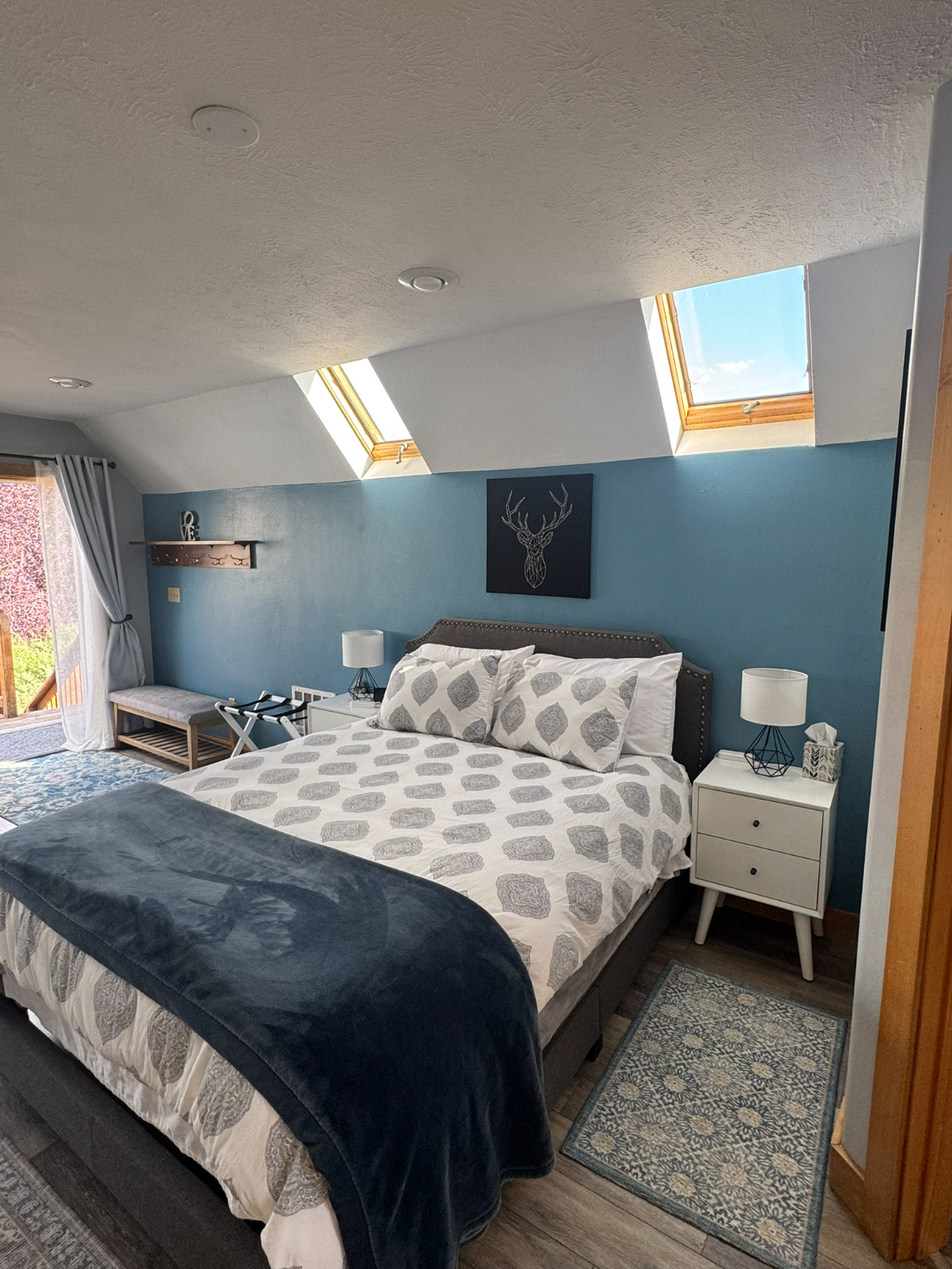 Raven's Heaven - Mountain-View Studio in Alta with Private Deck, Kitchenette & Laundry - Photo 7