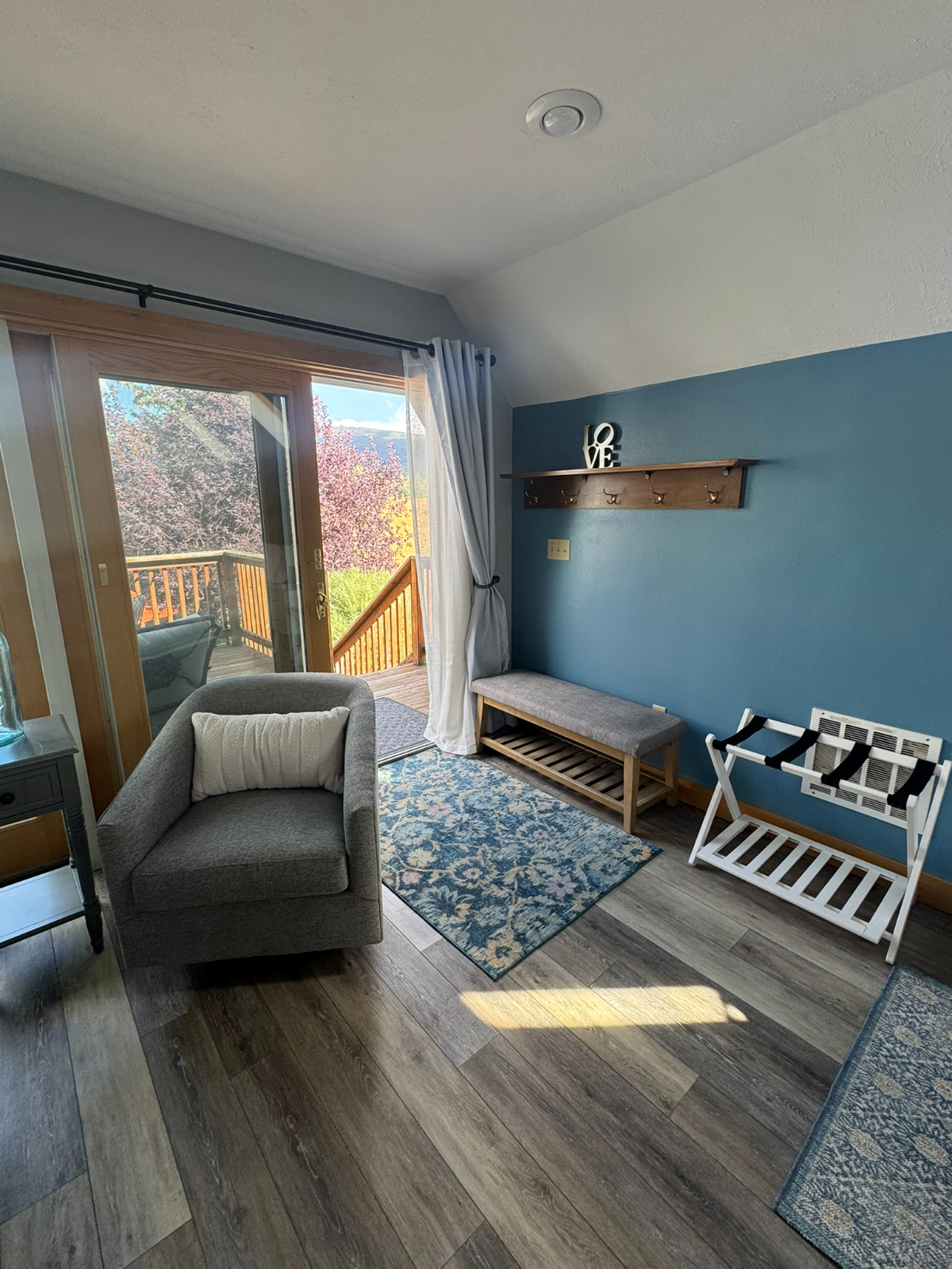 Raven's Heaven - Mountain-View Studio in Alta with Private Deck, Kitchenette & Laundry - Photo 8