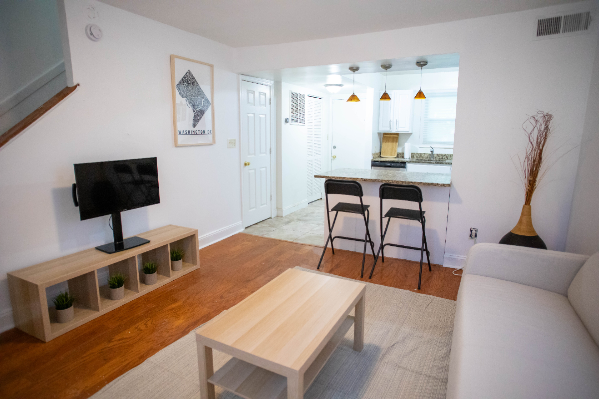 Charming 2-Bedroom DC Home Near Metro - Photo 9