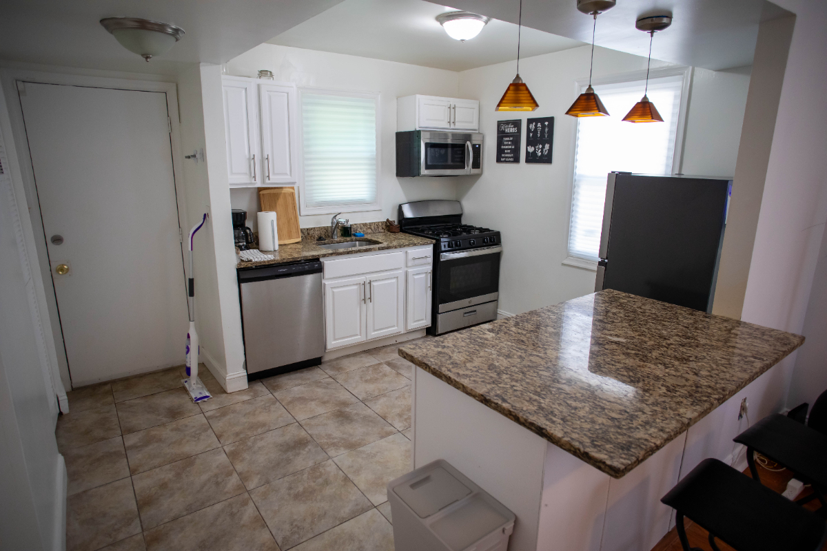Charming 2-Bedroom DC Home Near Metro - Photo 10