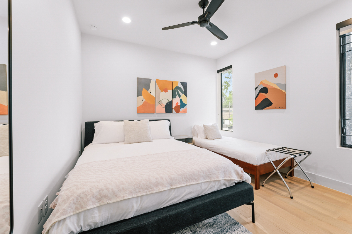 Luxury 3BR Home | Minutes from UT Campus - Photo 5