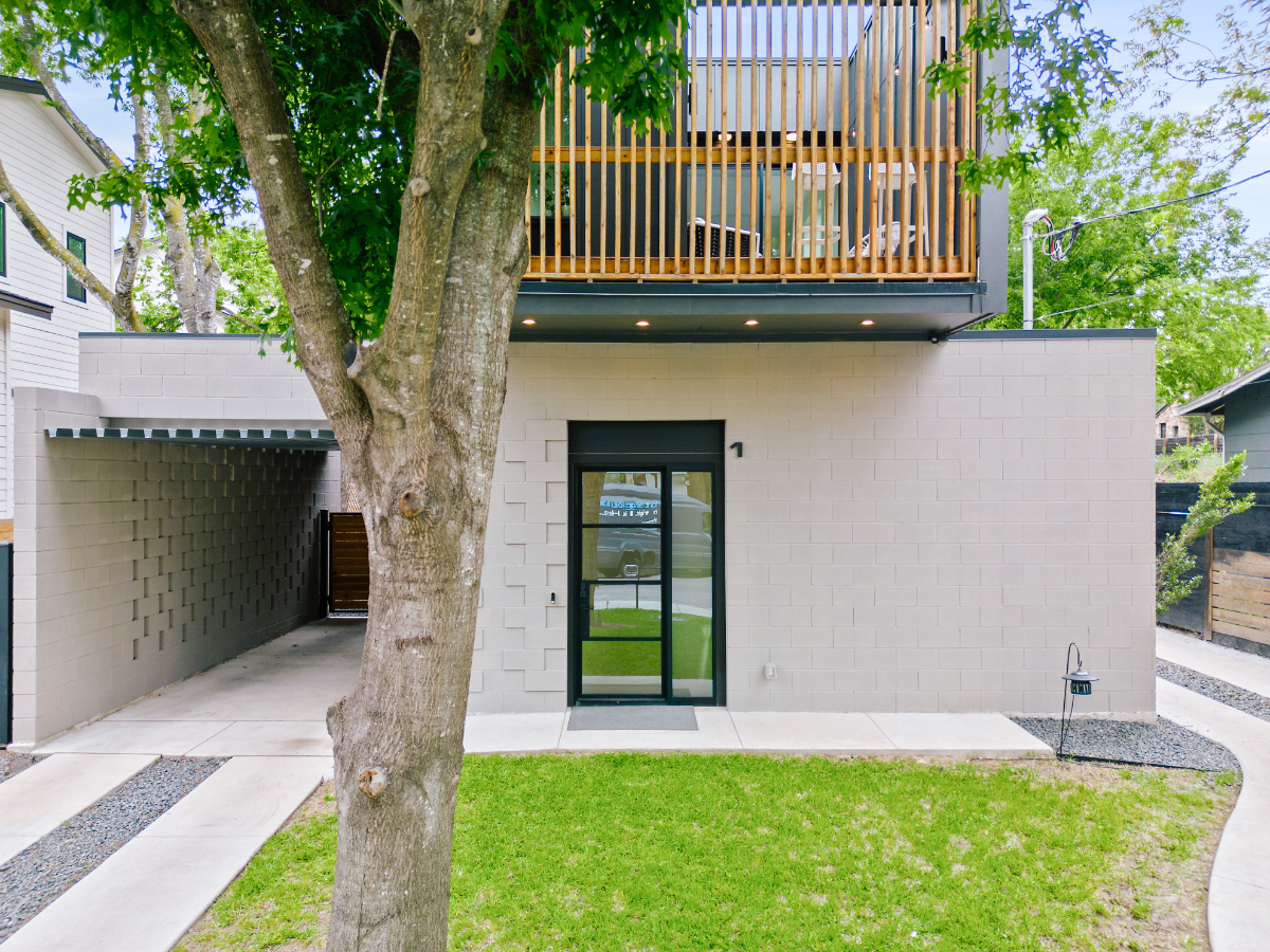Luxury 3BR Home | Minutes from UT Campus - Photo 12