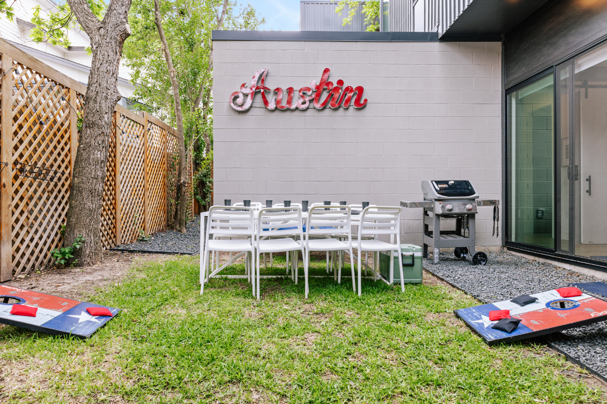 Luxury 3BR Home | Minutes from UT Campus - Photo 2