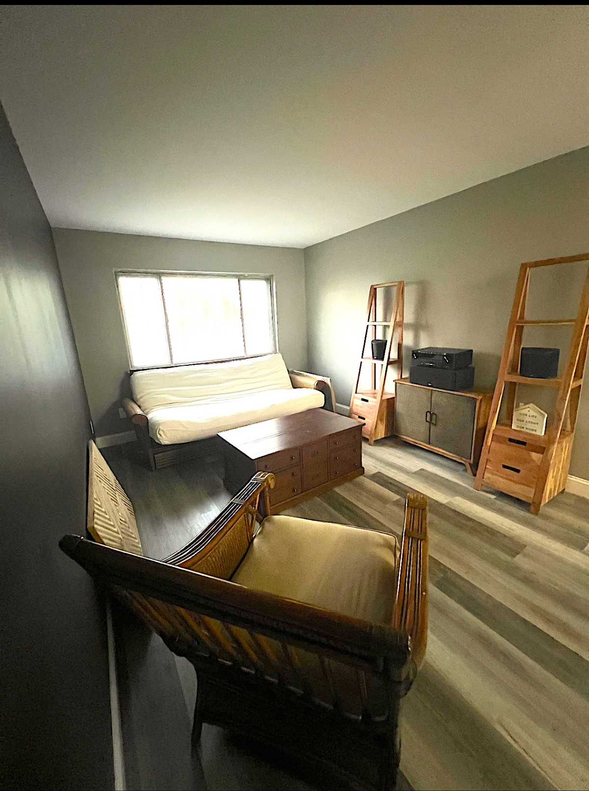 Newly Rennovated Furnished 1 BR Perfect  for Travel Professionals, Utilites Included - Photo 3