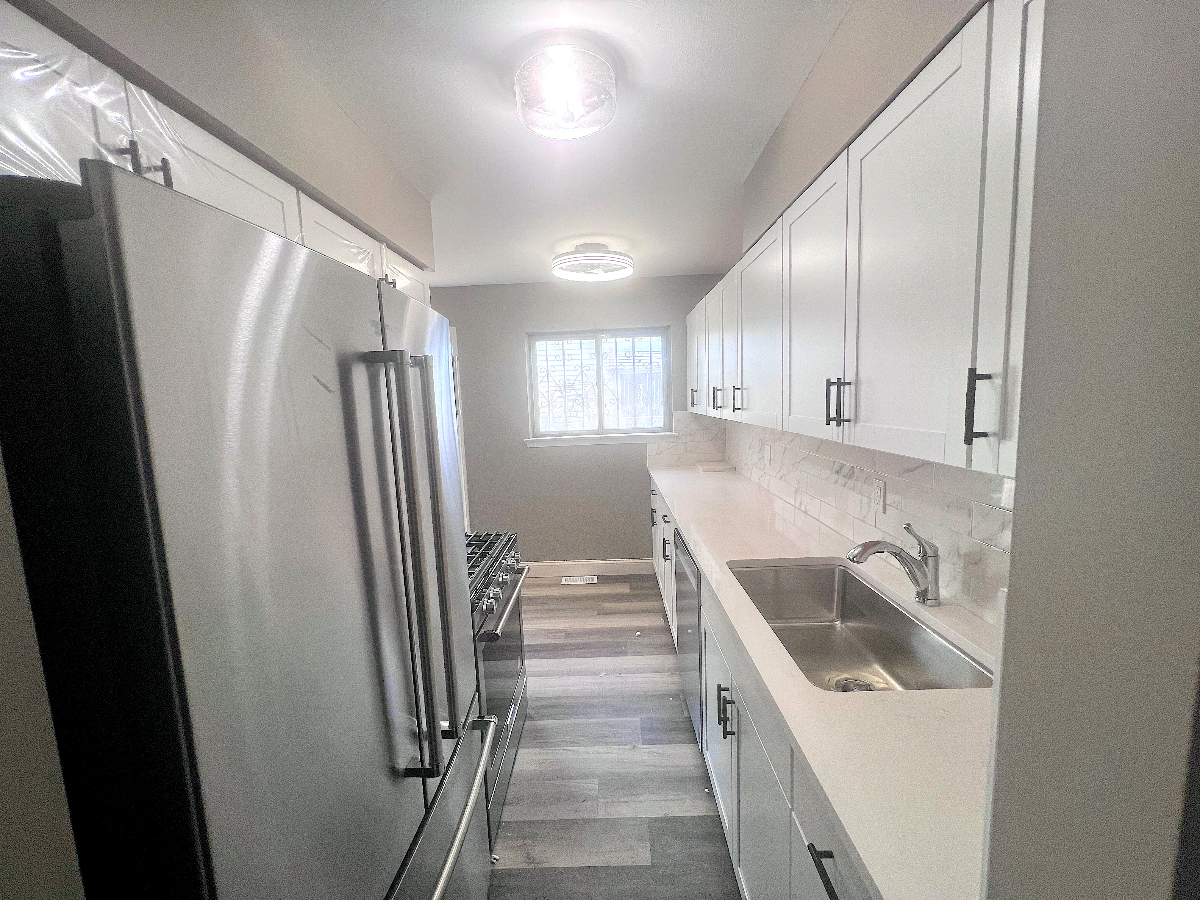 Newly Rennovated Furnished 1 BR Perfect  for Travel Professionals, Utilites Included - Photo 6