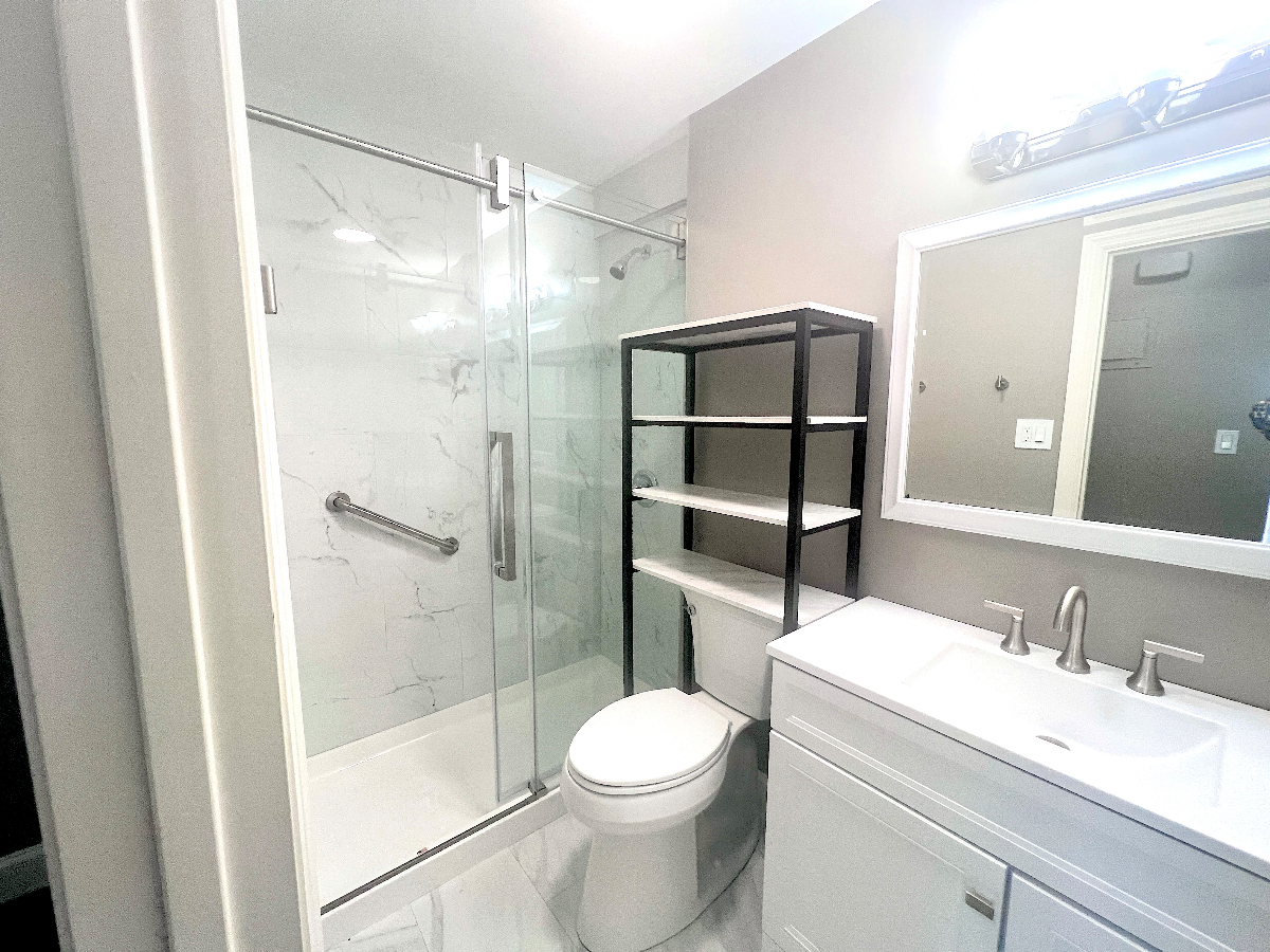 Newly Rennovated Furnished 1 BR Perfect  for Travel Professionals, Utilites Included - Photo 8
