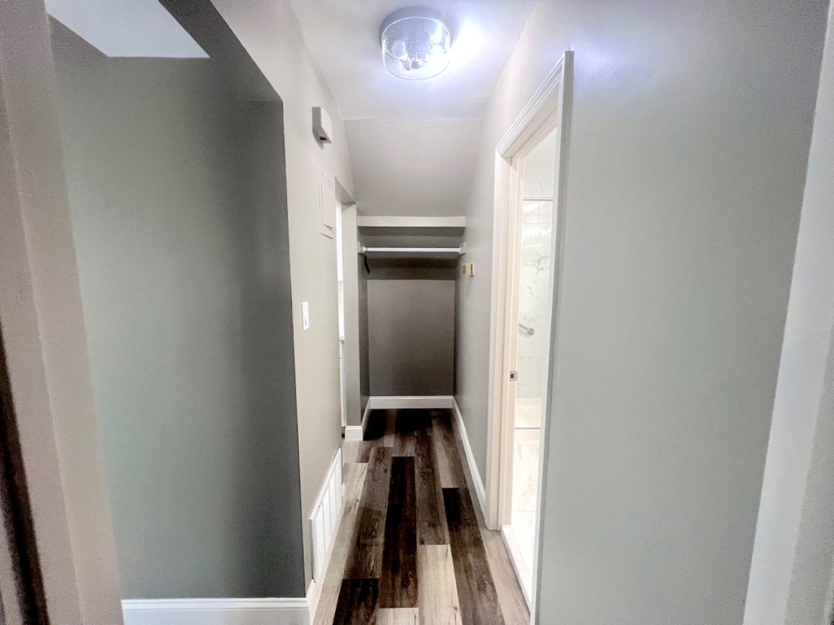 Newly Rennovated Furnished 1 BR Perfect  for Travel Professionals, Utilites Included - Photo 9