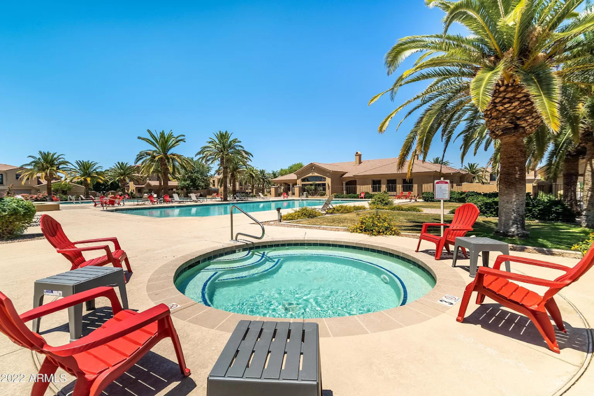 Peaceful, Fully Furnished Townhome with Plenty of Space & Great Amenities - Photo 3