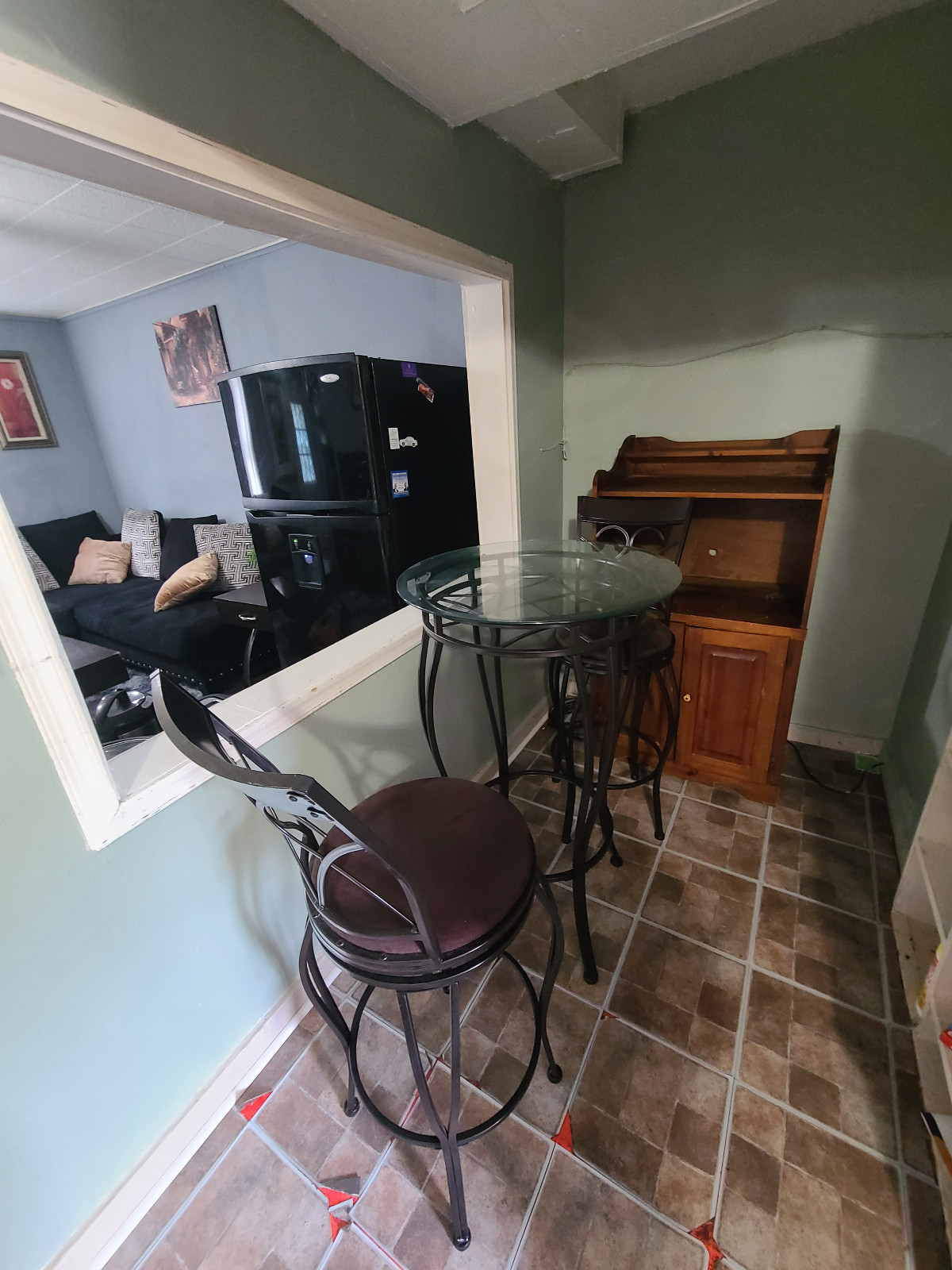 Quiet and Clean Home Away From Home - Photo 1