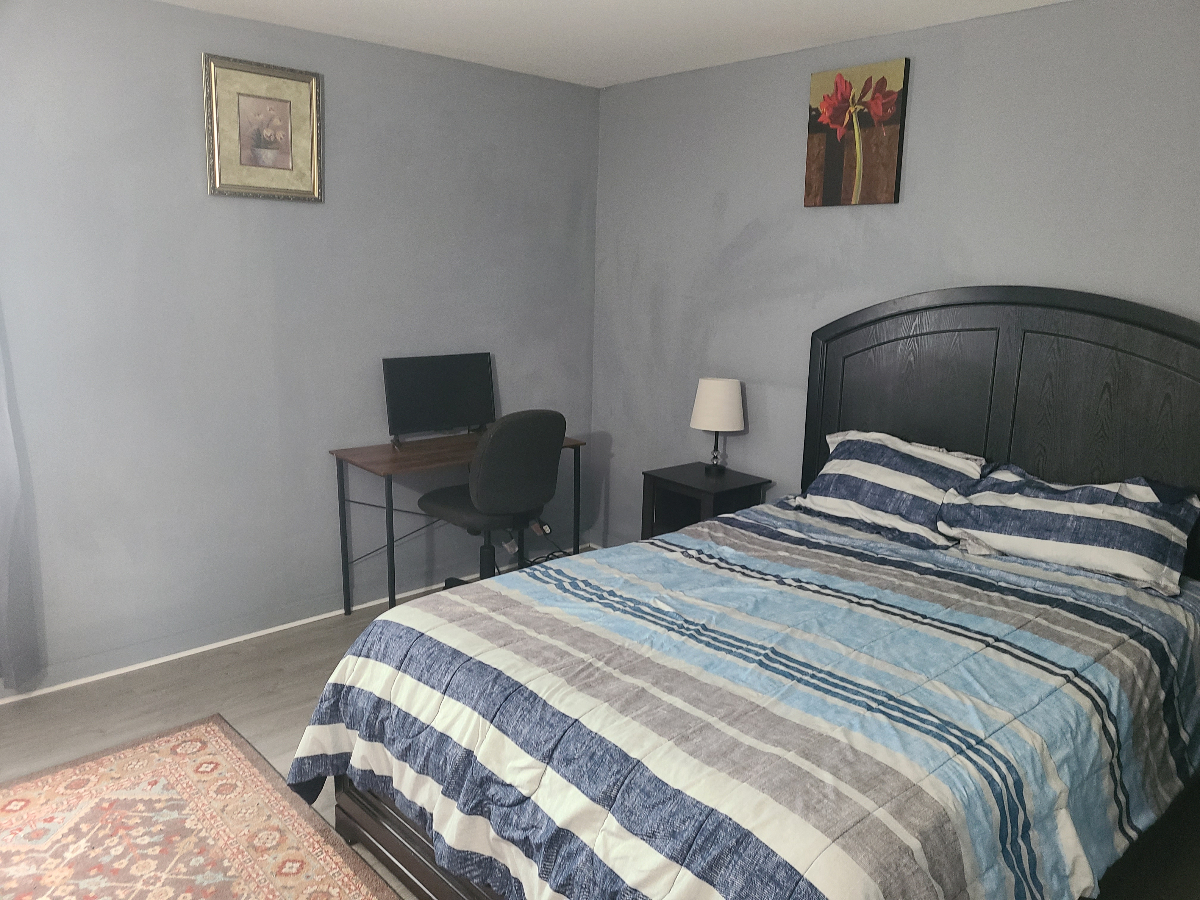 Quiet and Clean Home Away From Home - Photo 5