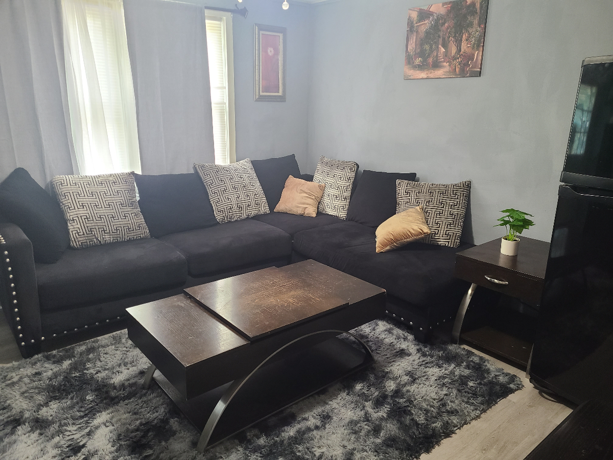 Quiet and Clean Home Away From Home - Photo 6