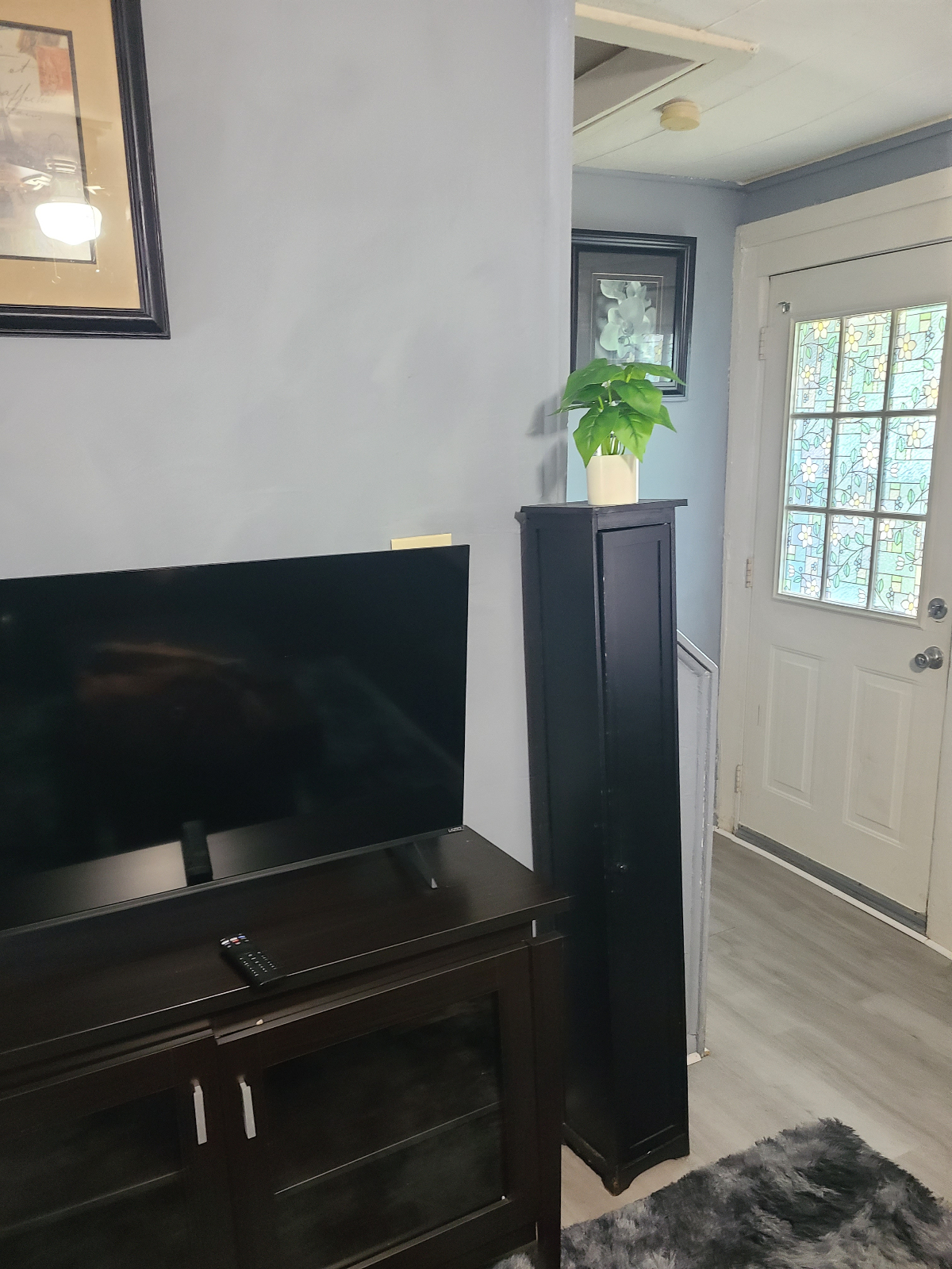 Quiet and Clean Home Away From Home - Photo 7
