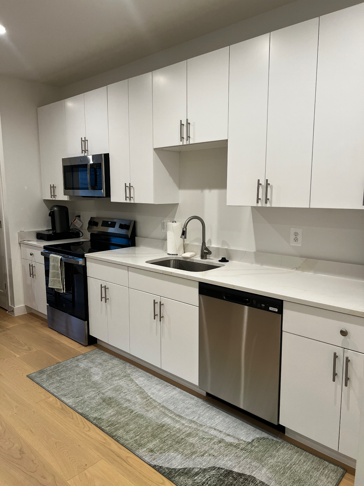 Beautiful New 2-Bedroom Apartment Duplex In Top Location Near Hospitals and Parks - Photo 3