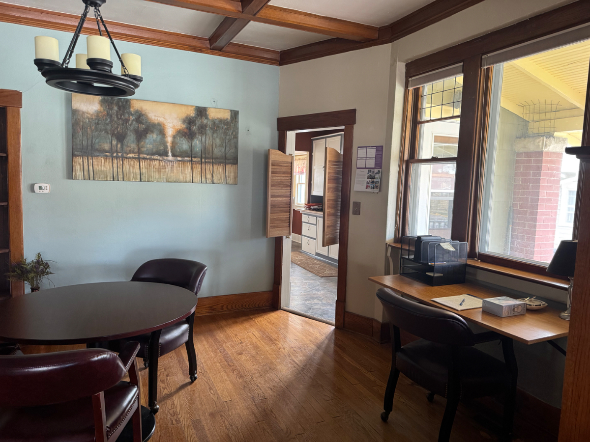 Warm & Charming Home - Photo 4