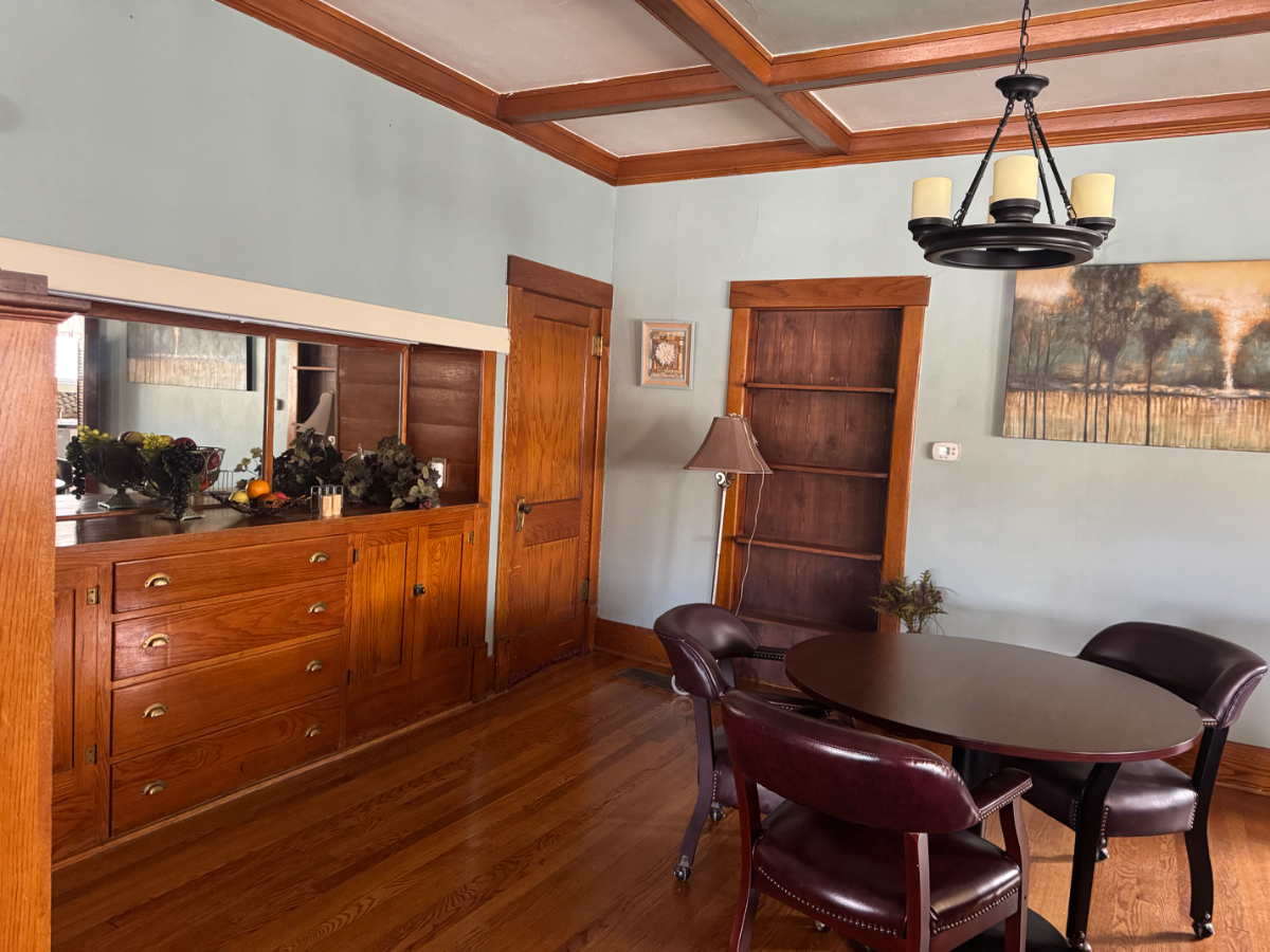 Warm & Charming Home - Photo 2