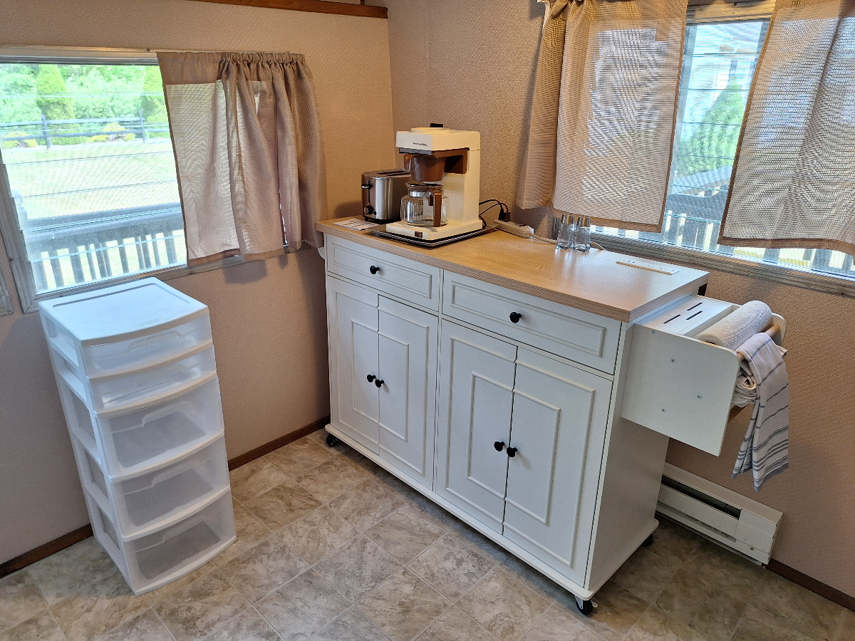 Cozy Stand Alone Dwelling set up Primarily for Medical Professionals Near All Elkins Medical Facilit - Photo 3
