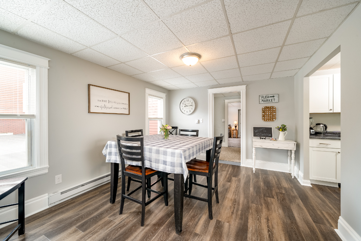 3BR Apartment in Downtown Fairport Walk to Shops and Restaurants - Photo 3