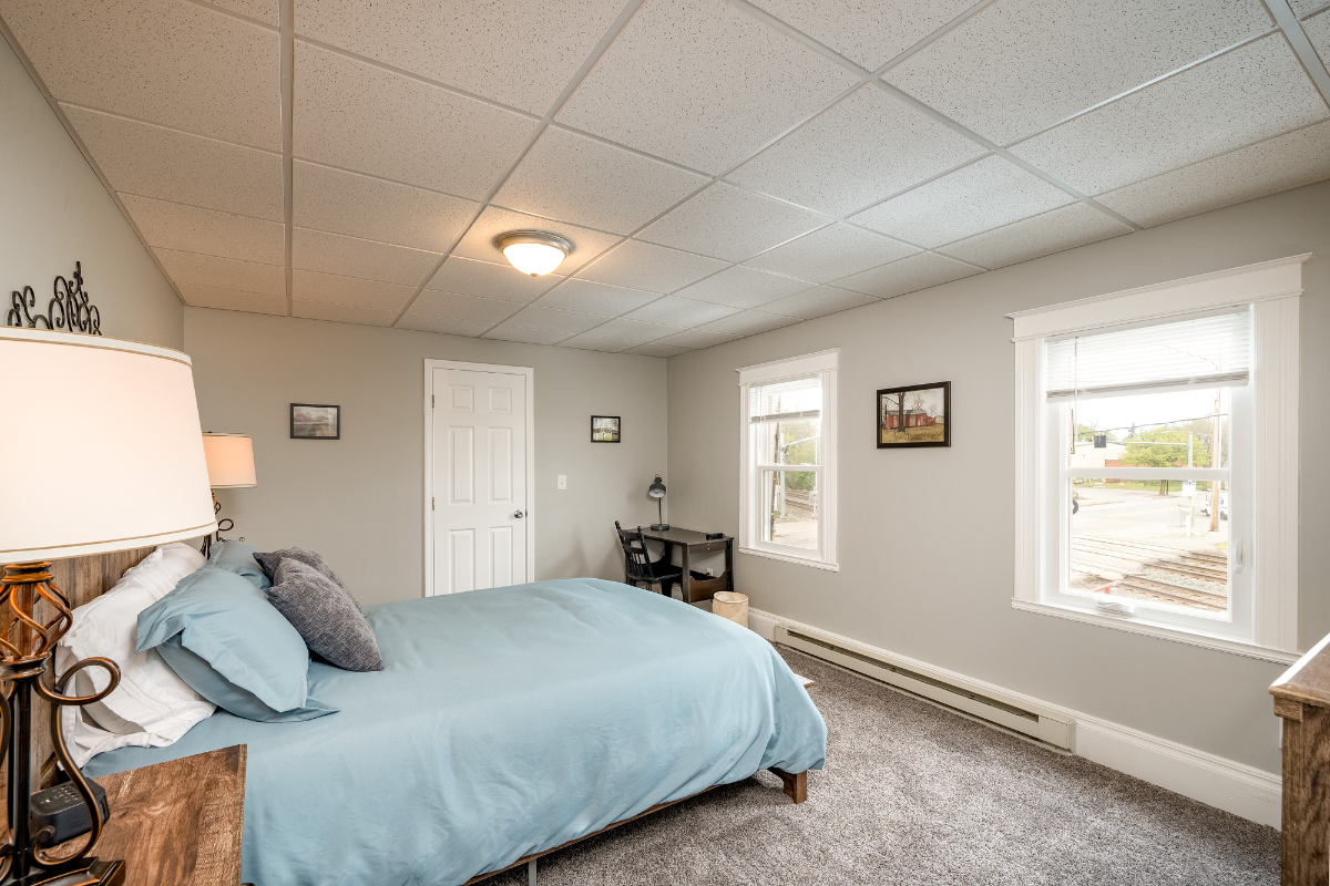 3BR Apartment in Downtown Fairport Walk to Shops and Restaurants - Photo 7