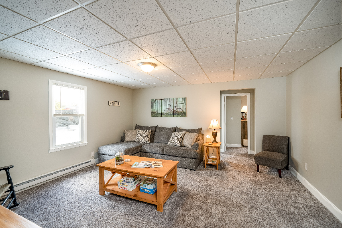 3BR Apartment in Downtown Fairport Walk to Shops and Restaurants - Photo 1