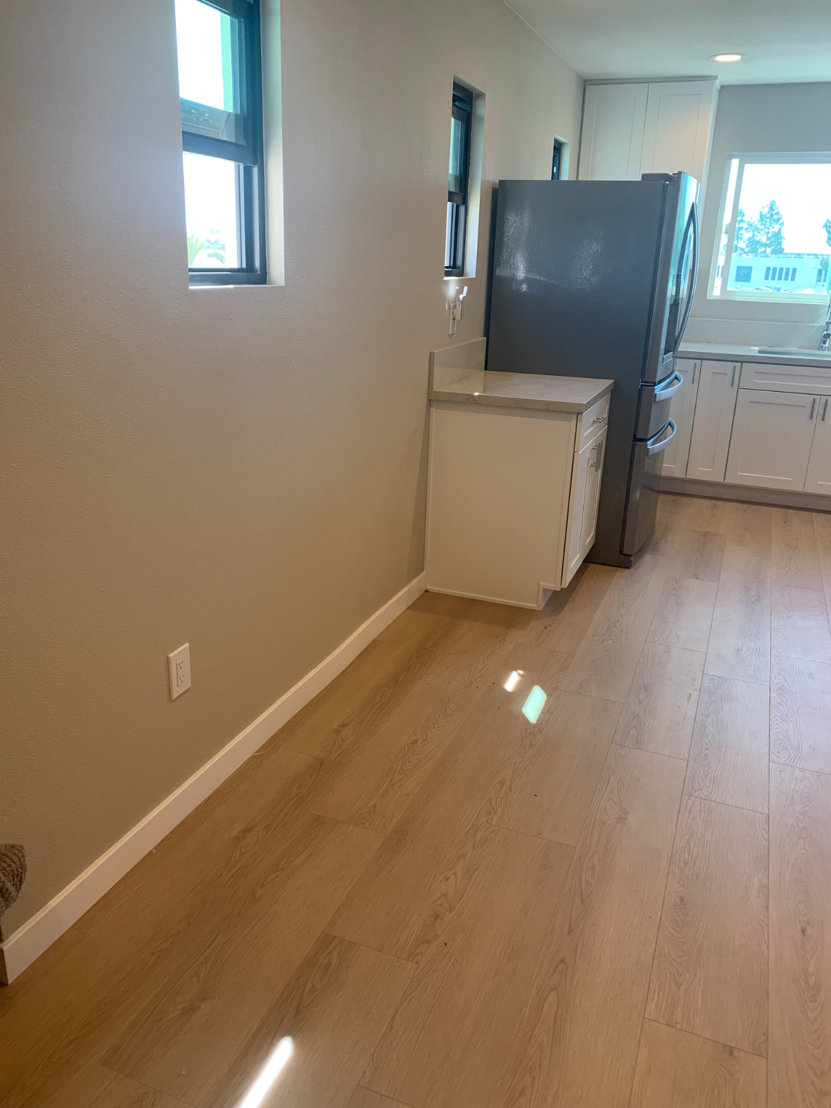 Relaxing Suite with Walk-in Closet, Private Bath - Photo 2