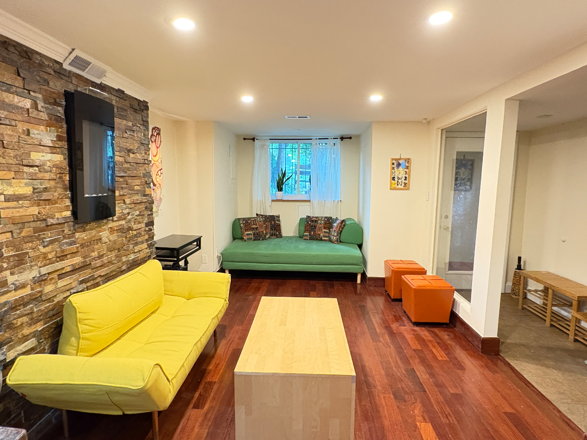 Columbia Heights DC Large furnished 1 BR/1 BA Apt - Photo 3