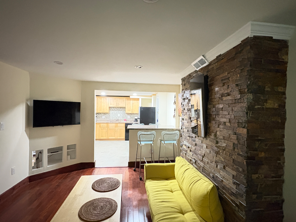 Columbia Heights DC Large furnished 1 BR/1 BA Apt - Photo 4