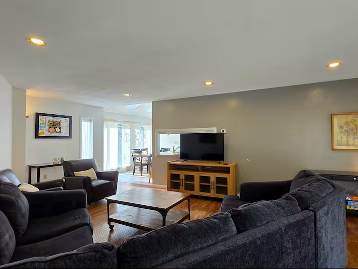 Quiet and Cozy Fully Furnished 1BR - Photo 1