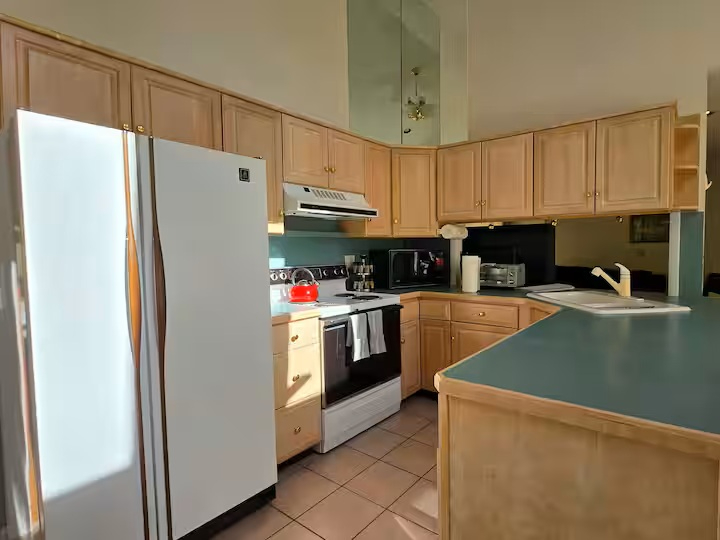 Quiet and Cozy Fully Furnished 1BR - Photo 3