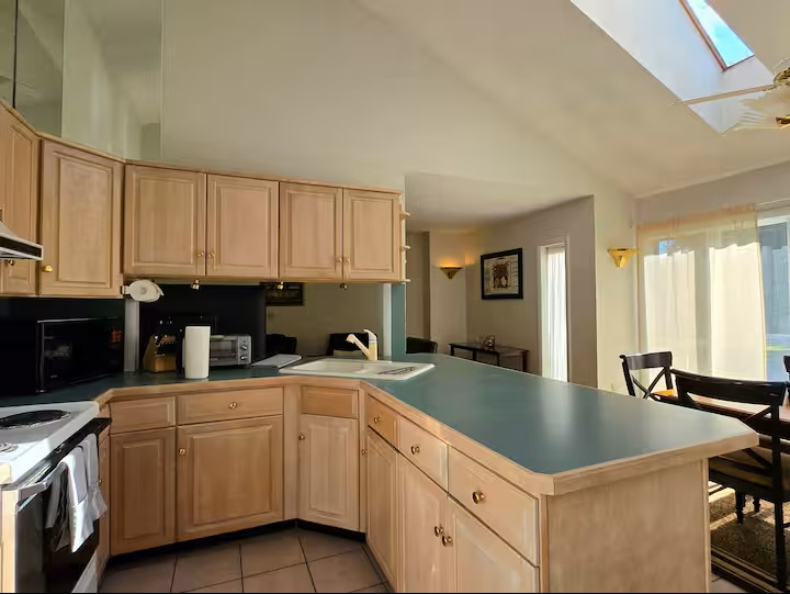 Quiet and Cozy Fully Furnished 1BR - Photo 6
