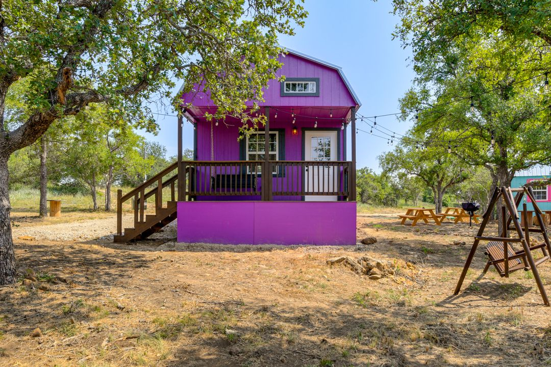 Galactikitty Cottage with Sleeping Loft Upstairs - Photo 1