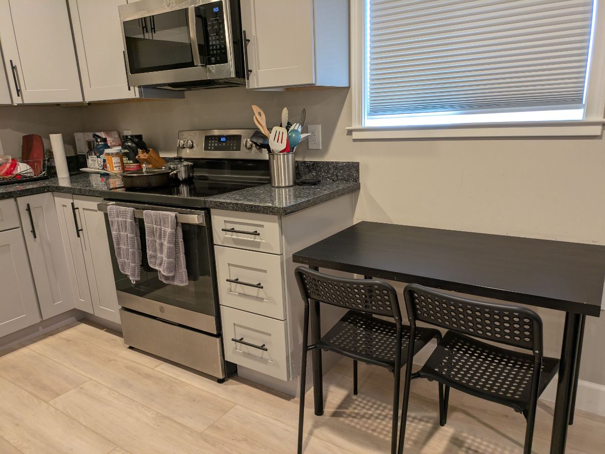 Convenient Furnished Studio w/ Essentials in heart of Silicon Valley - Photo 4