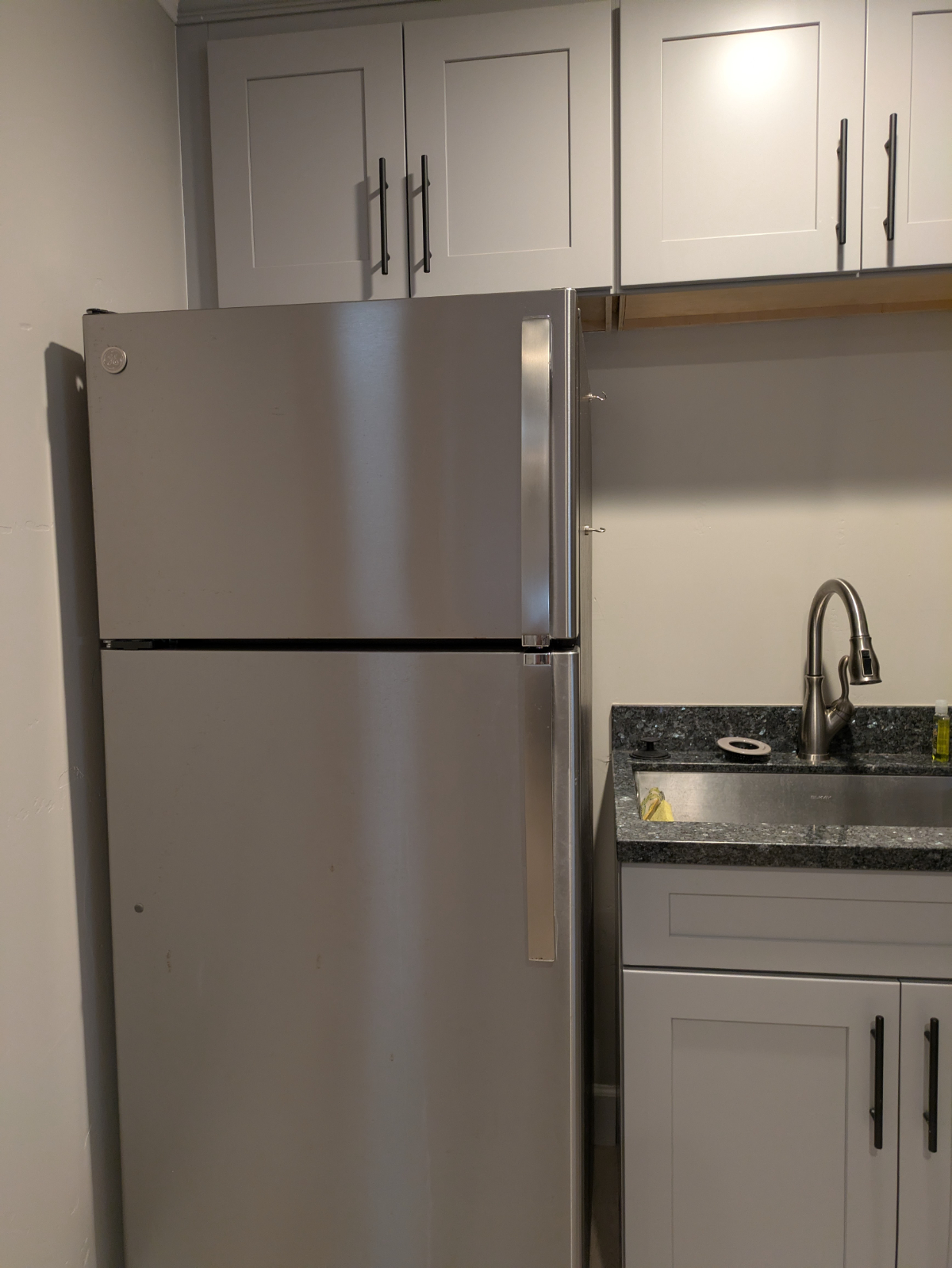 Convenient Furnished Studio w/ Essentials in heart of Silicon Valley - Photo 5