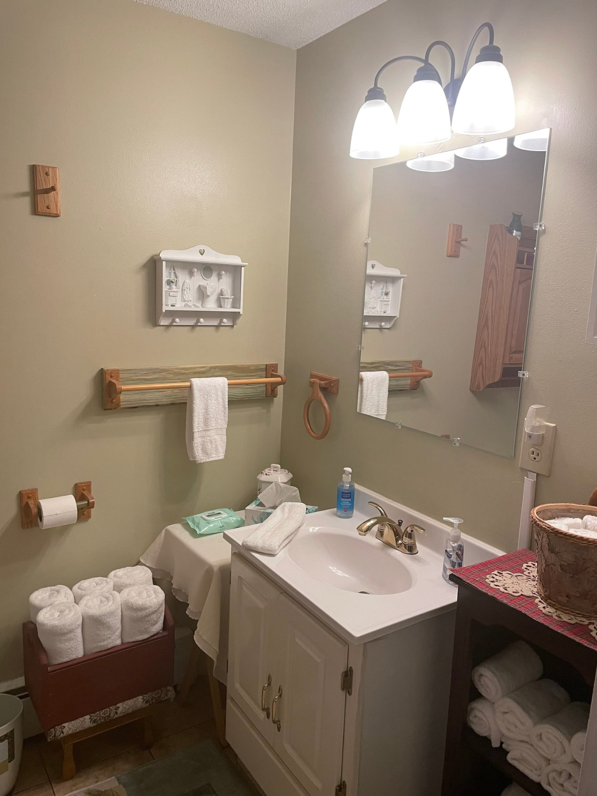 King Room Fast WiFi-All Utilities Included - Photo 11