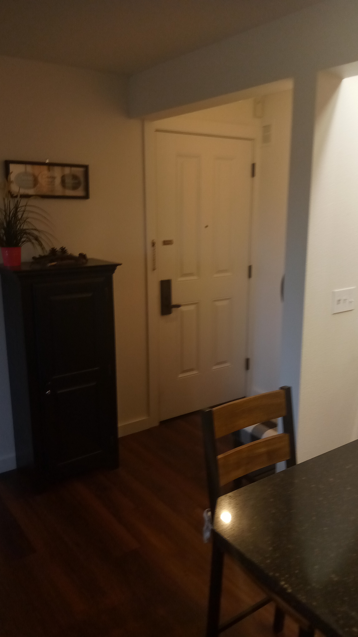 Comfortable One-Bedroom Condo with Resort-Style Amenities - Photo 5