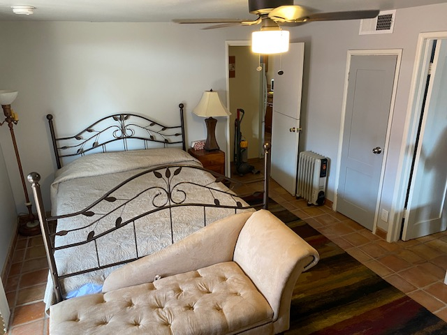 Historic Mid-town 2 bedroom  house 1800/mo all utilities included - Photo 2