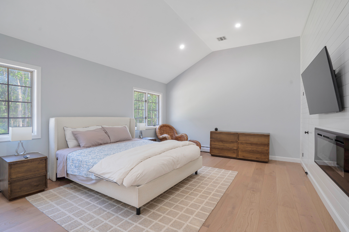 Manorville 4BR | Fenced Yard, Deck, Fireplace - Photo 10