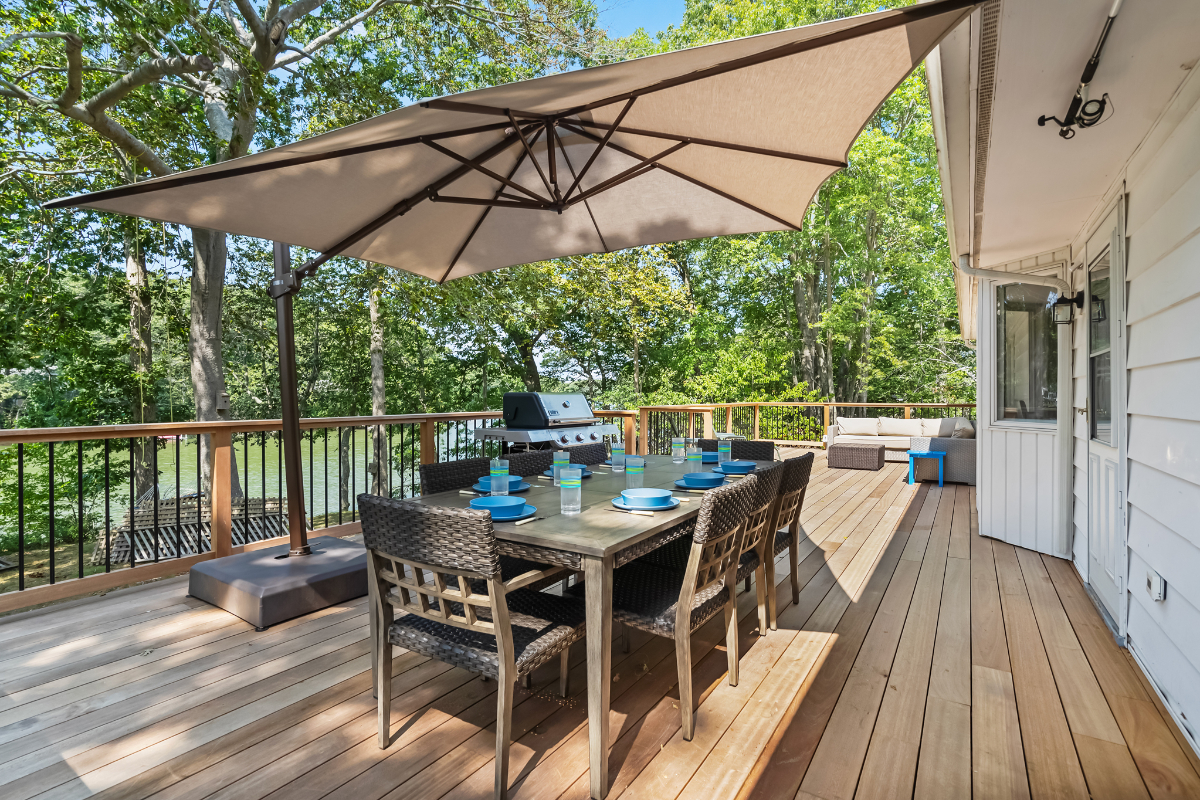 Waterfront Hot Tub Retreat w Kayaks | Kayak Point - Photo 7
