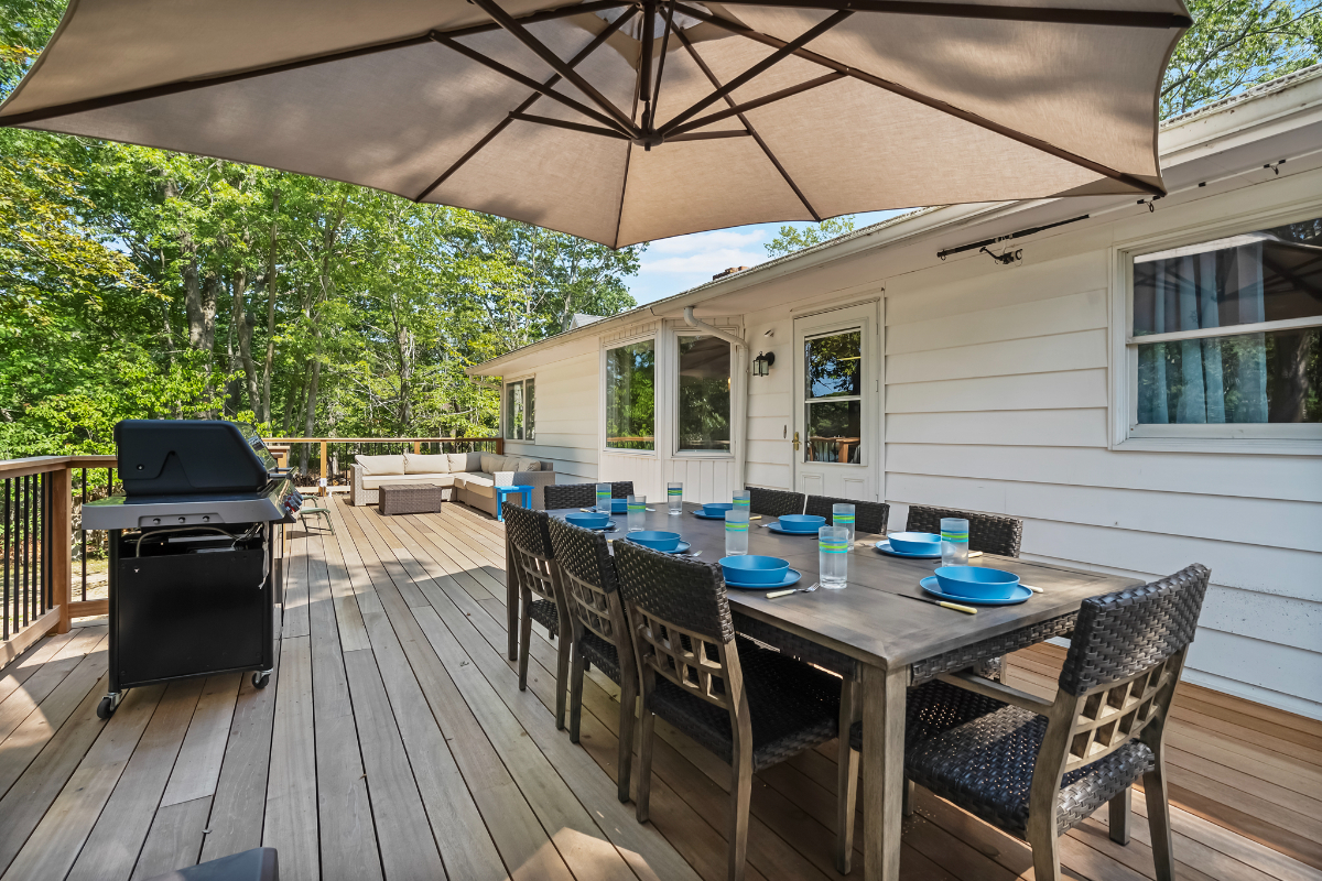 Waterfront Hot Tub Retreat w Kayaks | Kayak Point - Photo 4