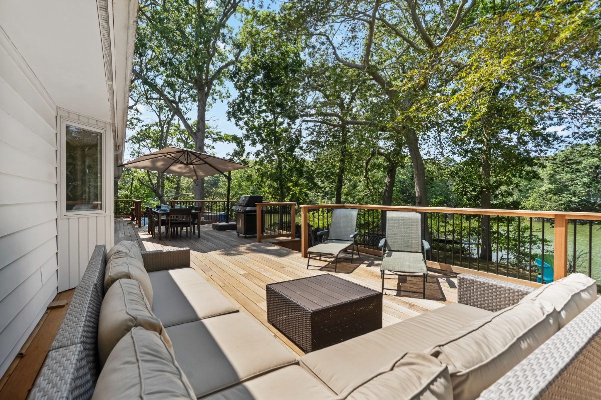 Waterfront Hot Tub Retreat w Kayaks | Kayak Point - Photo 8