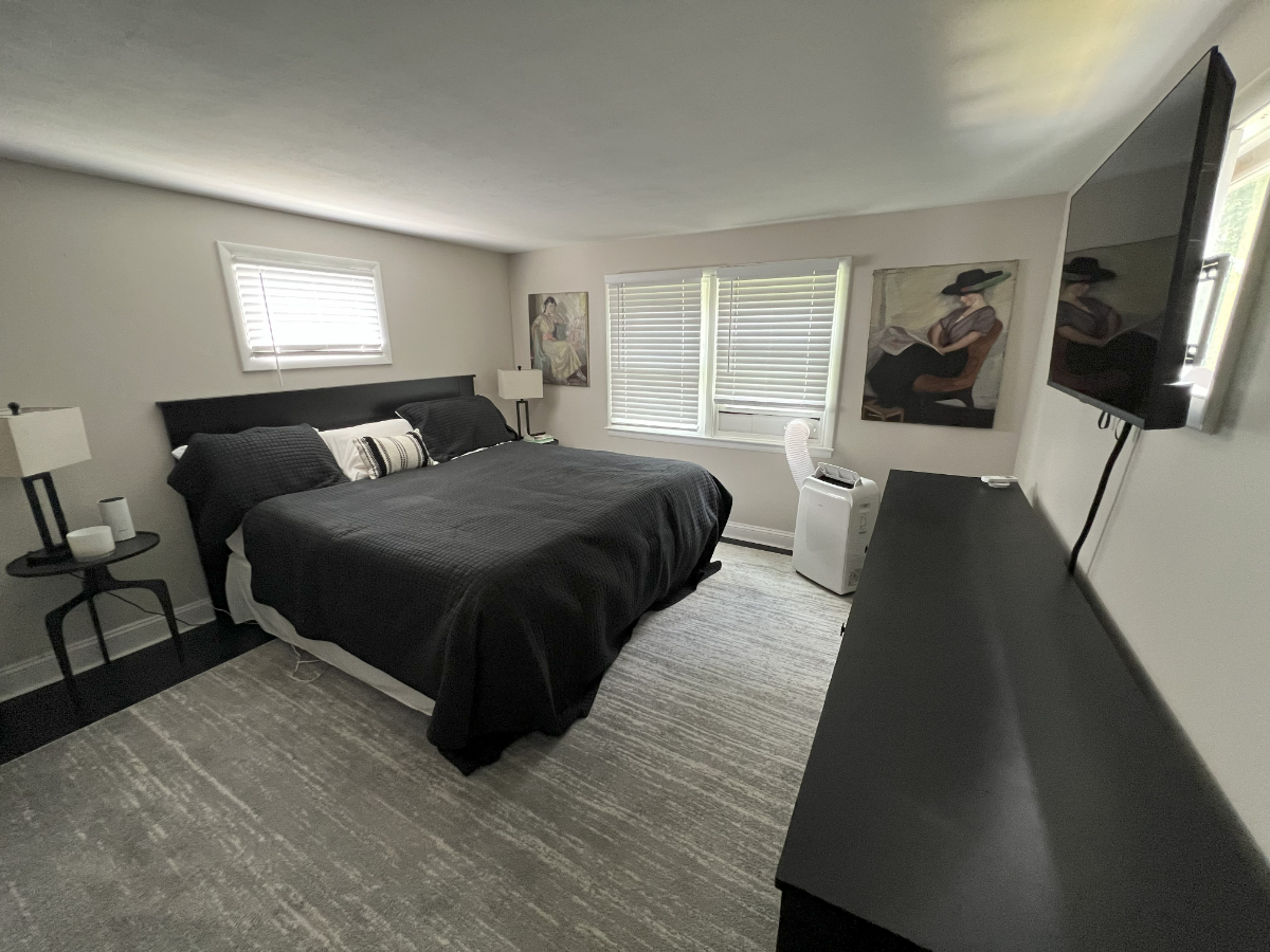 Cozy Designer Cape Cod 3 Bed Room 2 Bath Cottage Charm - Photo 9