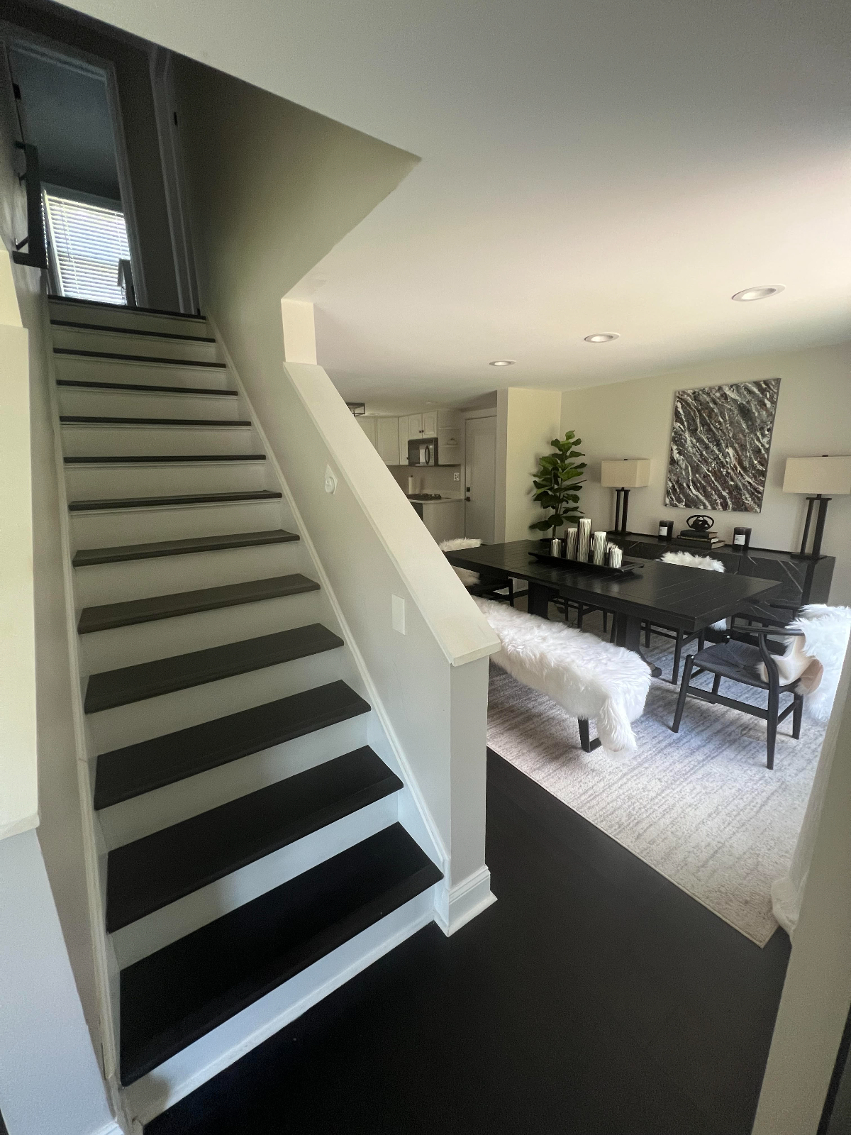 Cozy Designer Cape Cod 3 Bed Room 2 Bath Cottage Charm - Photo 3
