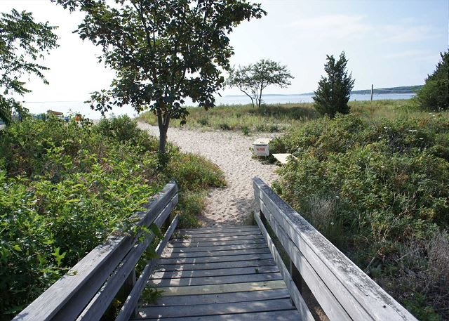 Lagoon Lodge | Private Dock + Beach Access - Photo 4