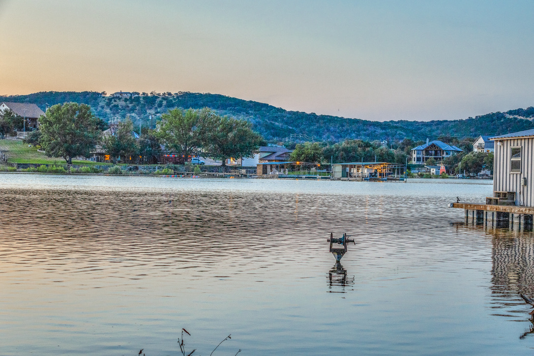 Lakefront Modern Farmhouse W/Heated Pool, Unreal Views. - Photo 8