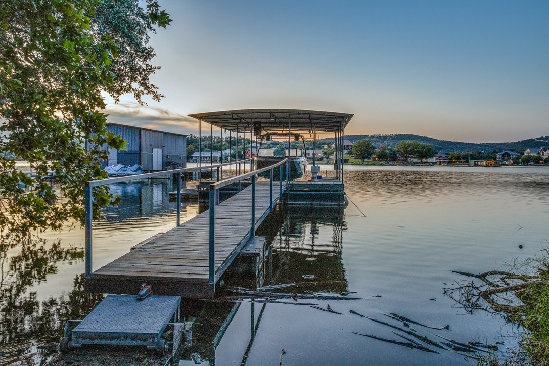 Lakefront Modern Farmhouse W/Heated Pool, Unreal Views. - Photo 10